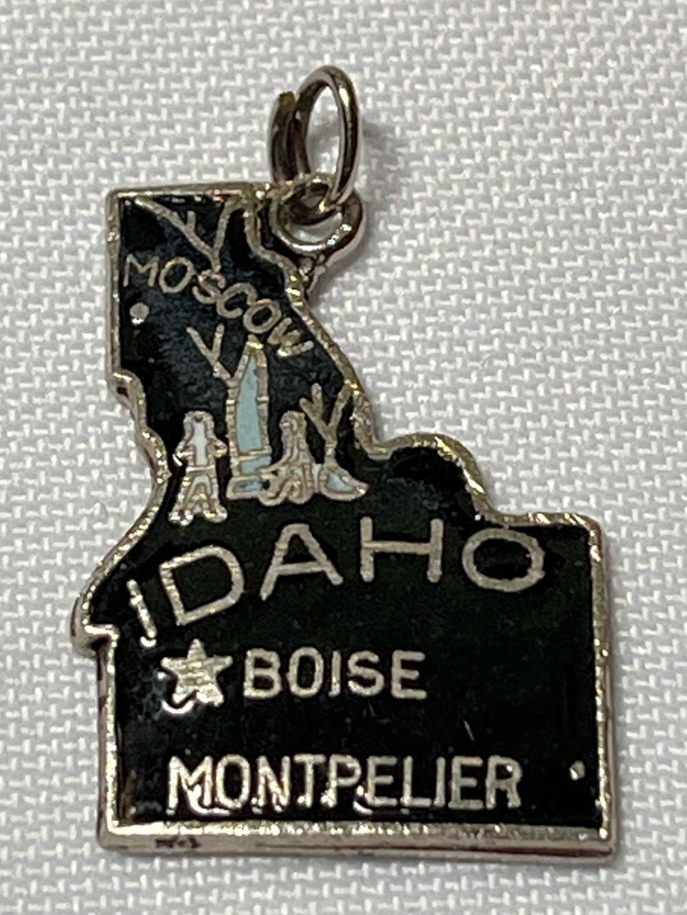 Vintage Idaho Map Charm Pendant in Black and Silver
Collectible